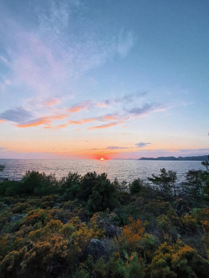 Rocas Roja Beach Hotel Faralya Zewnętrze zdjęcie